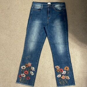 Sneak peek sz 7 cropped denim with embroidered poppies